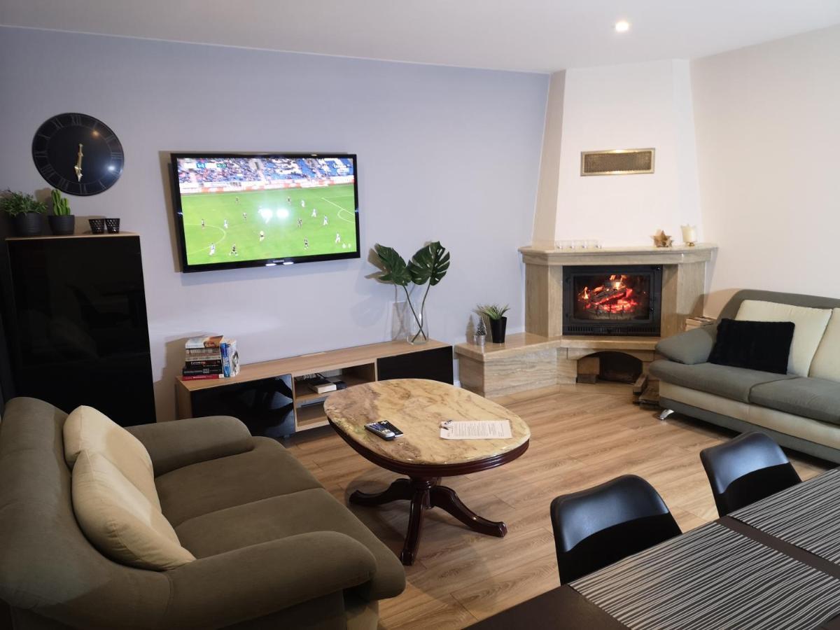 Red Rose Apartament -Parking -Taras- Faktura Vat Kielce Buitenkant foto
