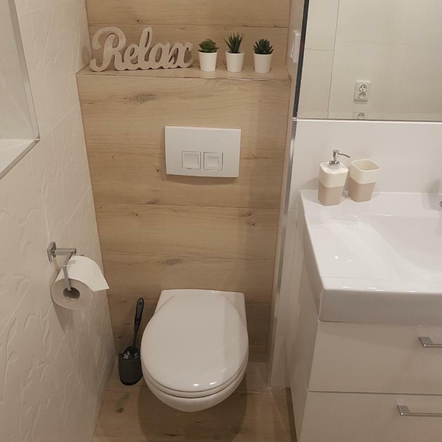 Red Rose Apartament -Parking -Taras- Faktura Vat Kielce Buitenkant foto